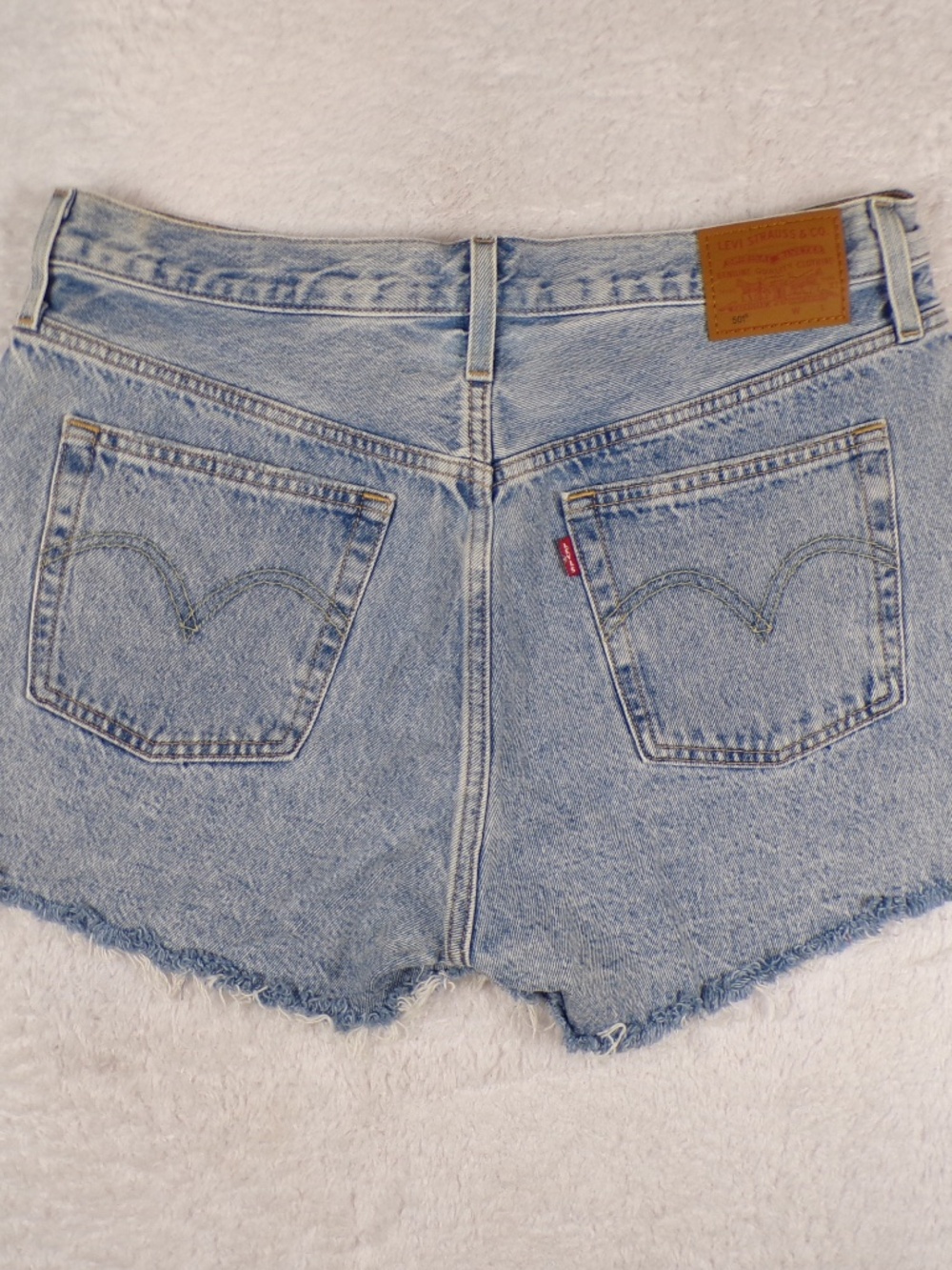 501 XX Original Fit High Rise Women's Denim Shorts Red Tag "E" PC9-56327-0235 - Picture 9 of 9